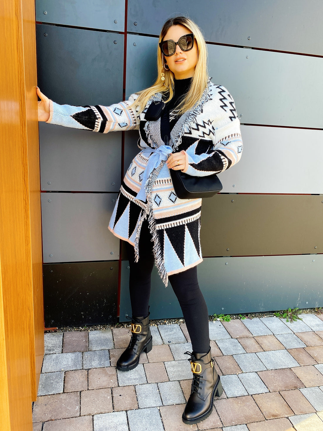 Cardigan celeste con frange e cinta - R.a. Boutique 