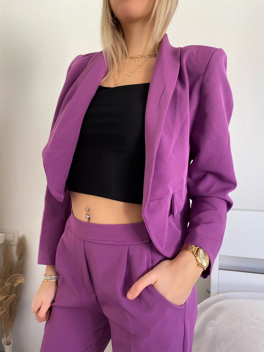 Completo giacca crop e pantalone viola - R.a. Boutique 