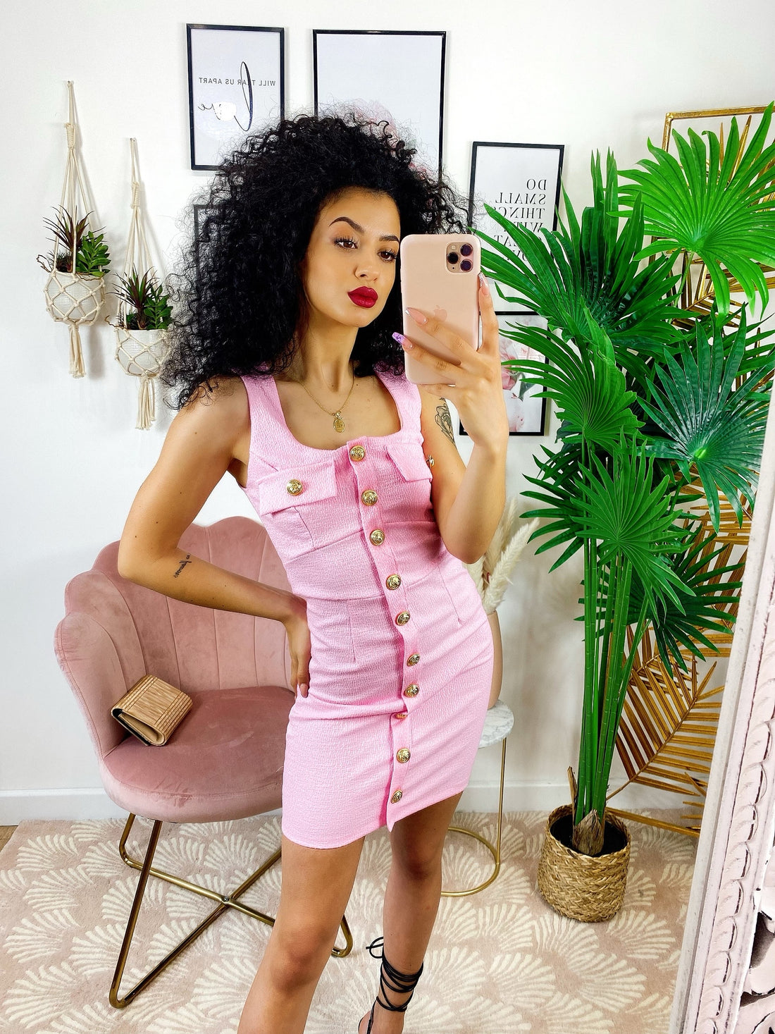 Tubino aderente con taschino e bottoni Gold rosa - R.a. Boutique 