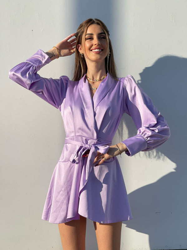 Lila Kleid aus Satin