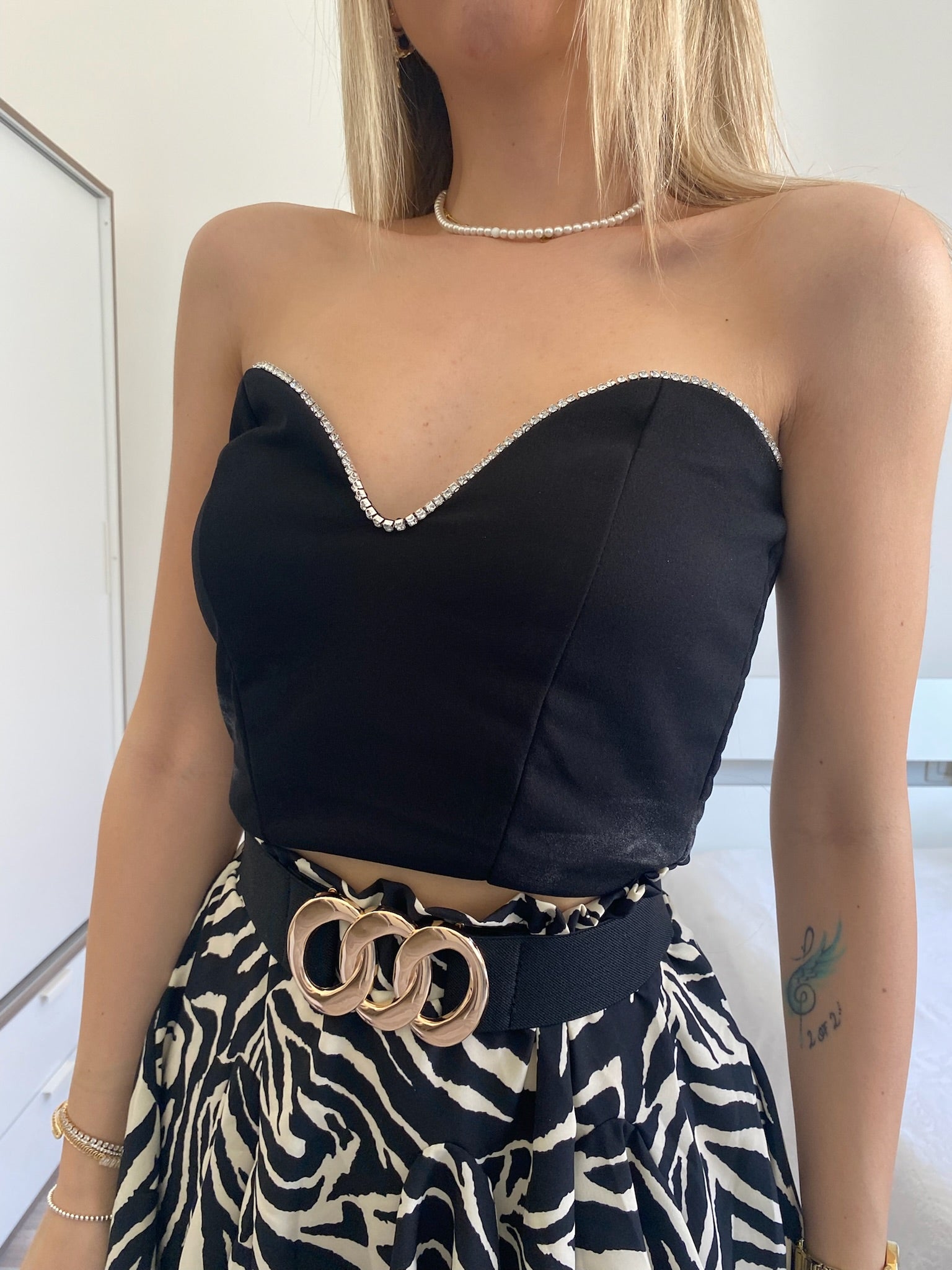 Top scollo a cuore con strass nero - R.a. Boutique 