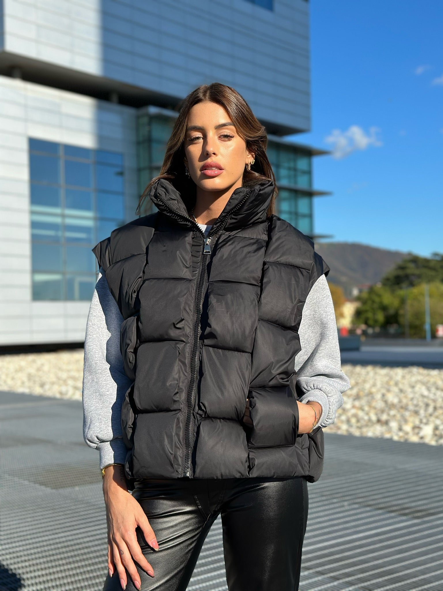 Smanicato over black - R.a. Boutique 