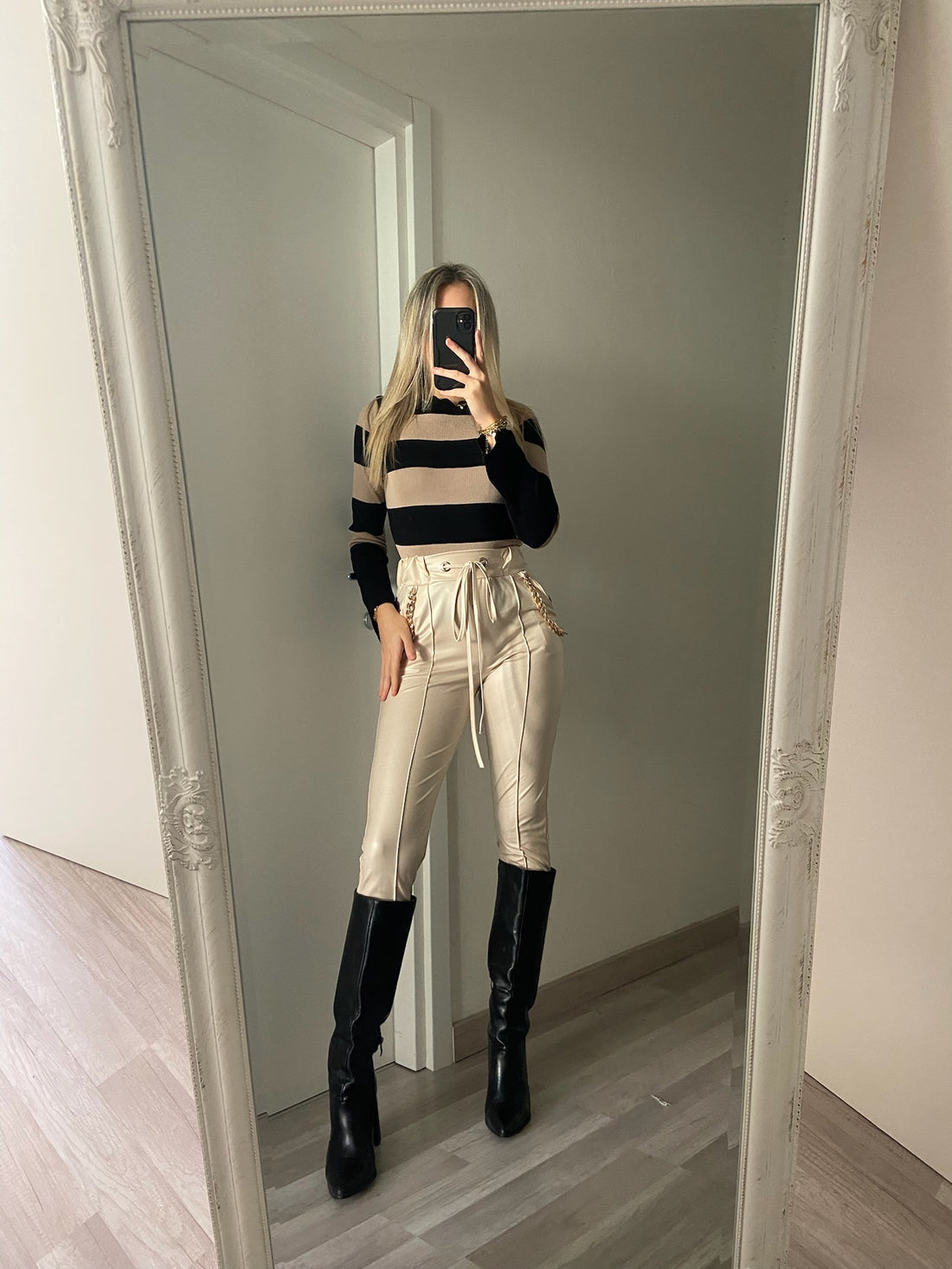 Maglione a righe con spacco nude Nero - R.a. Boutique 