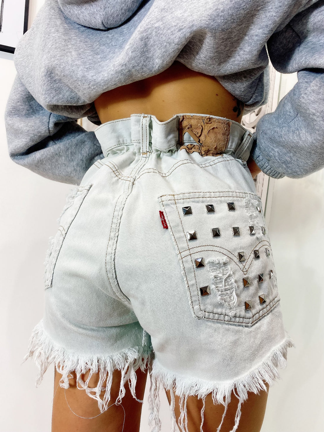 Short Levi’s Vintage Chiaro con Borchie - R.a. Boutique 