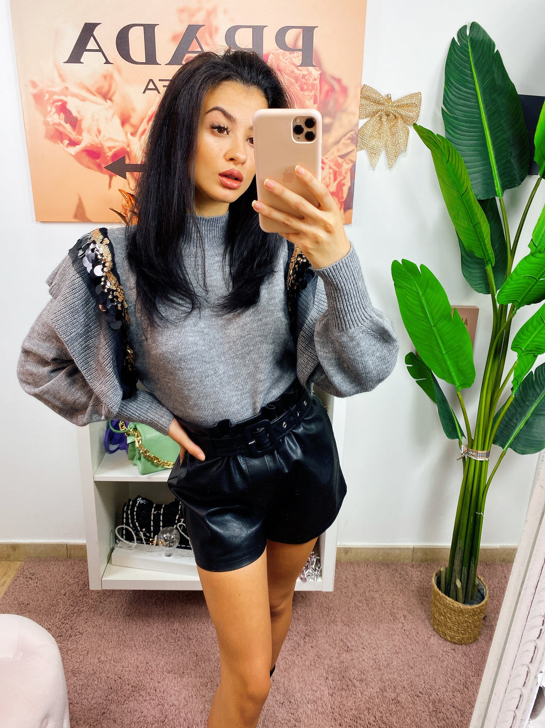 Maglione grigio ricamato con paillettes - R.a. Boutique 