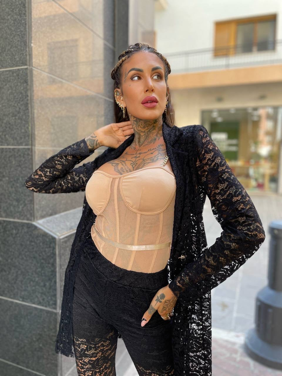 Completo giacca e pantalone in pizzo - R.a. Boutique 