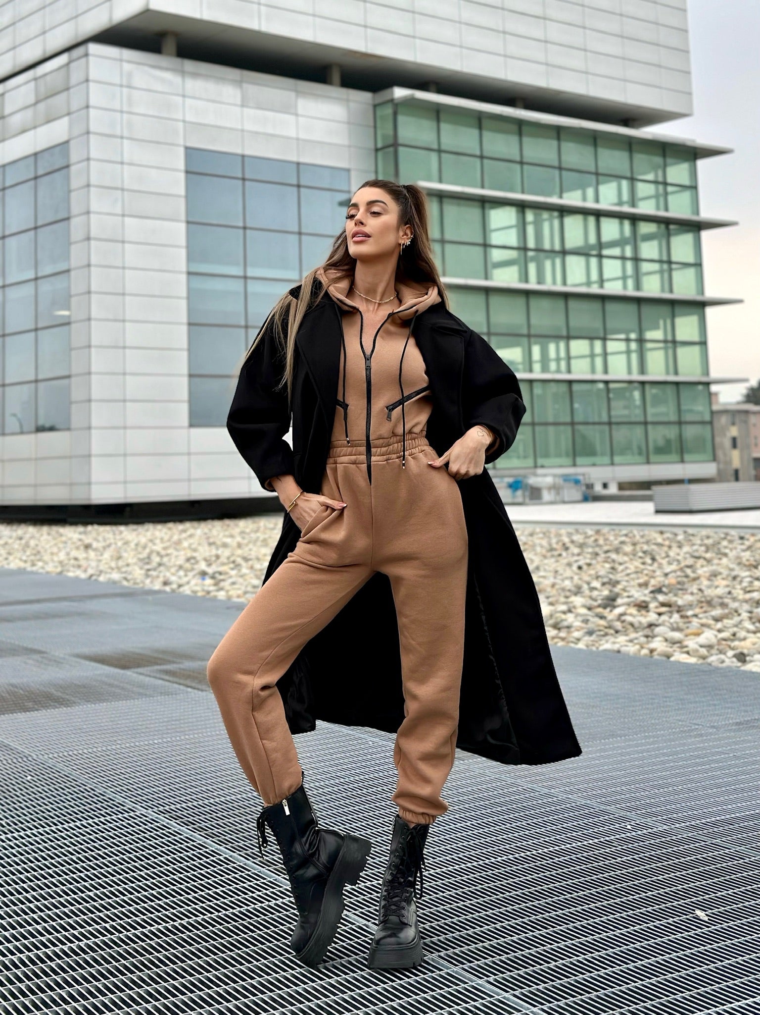 Tuta intera Camel con zip - R.a. Boutique 