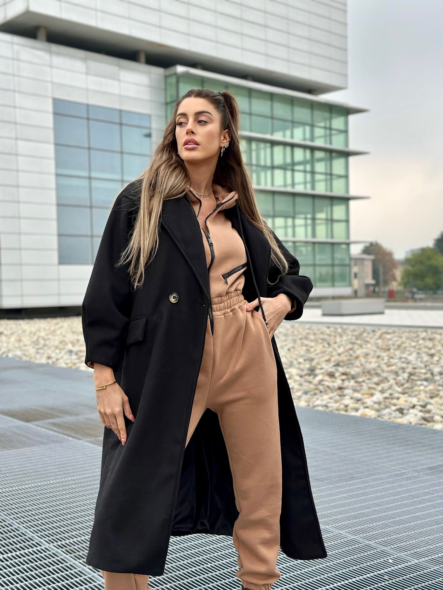 Cappotto over nero - R.a. Boutique 