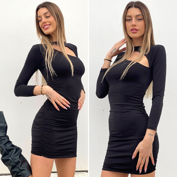 Abito nero con spacco