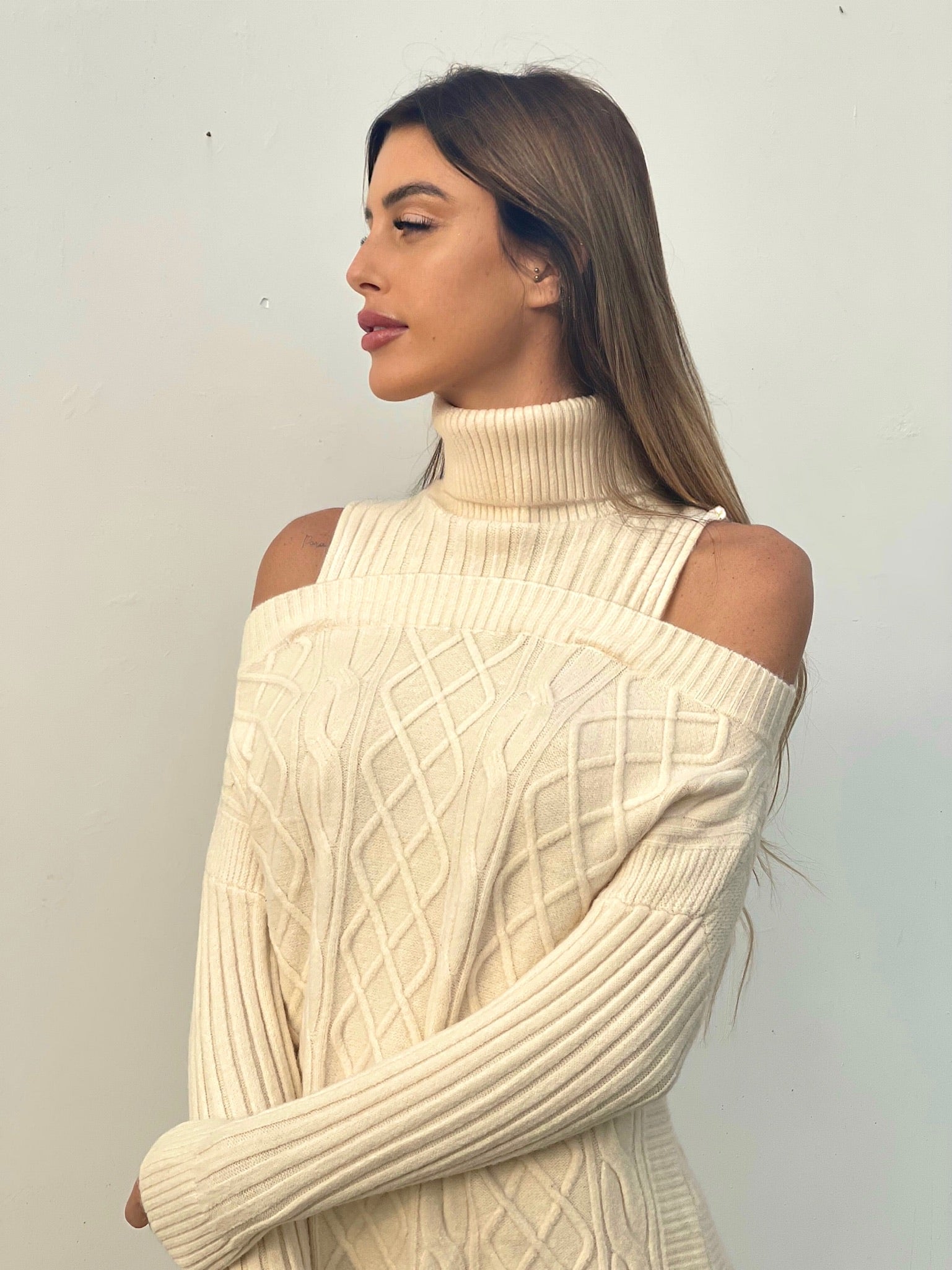 Maxi maglia a collo alto beige - R.a. Boutique 