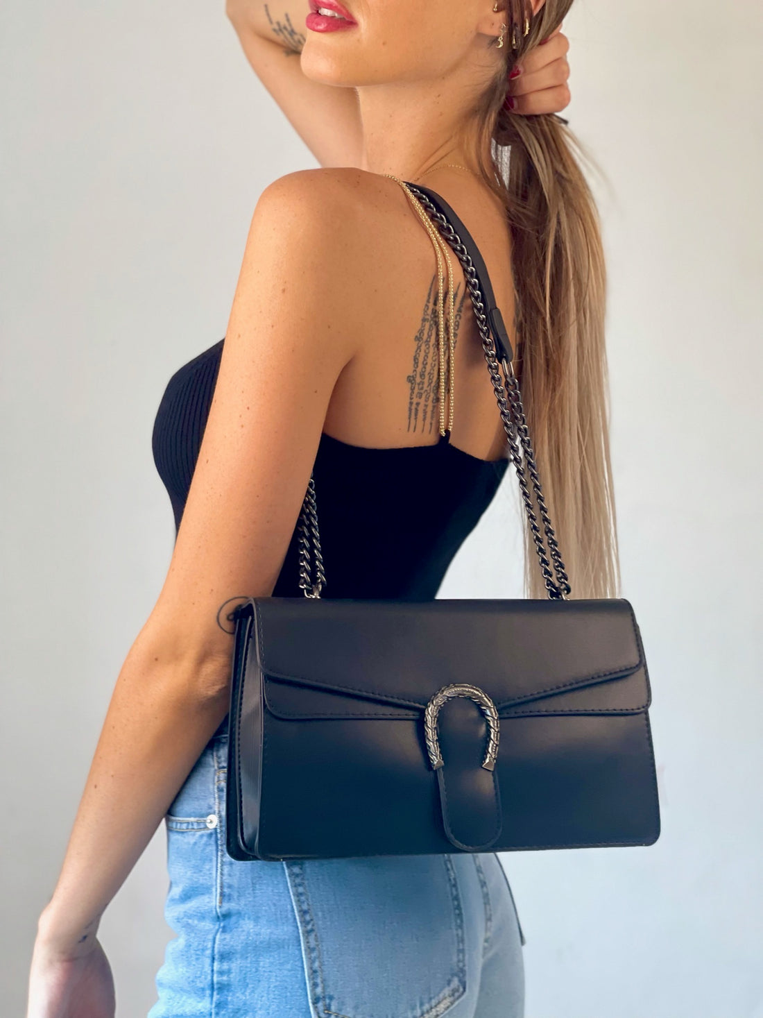 Tracolla nera con ferro di cavallo - R.a. Boutique 