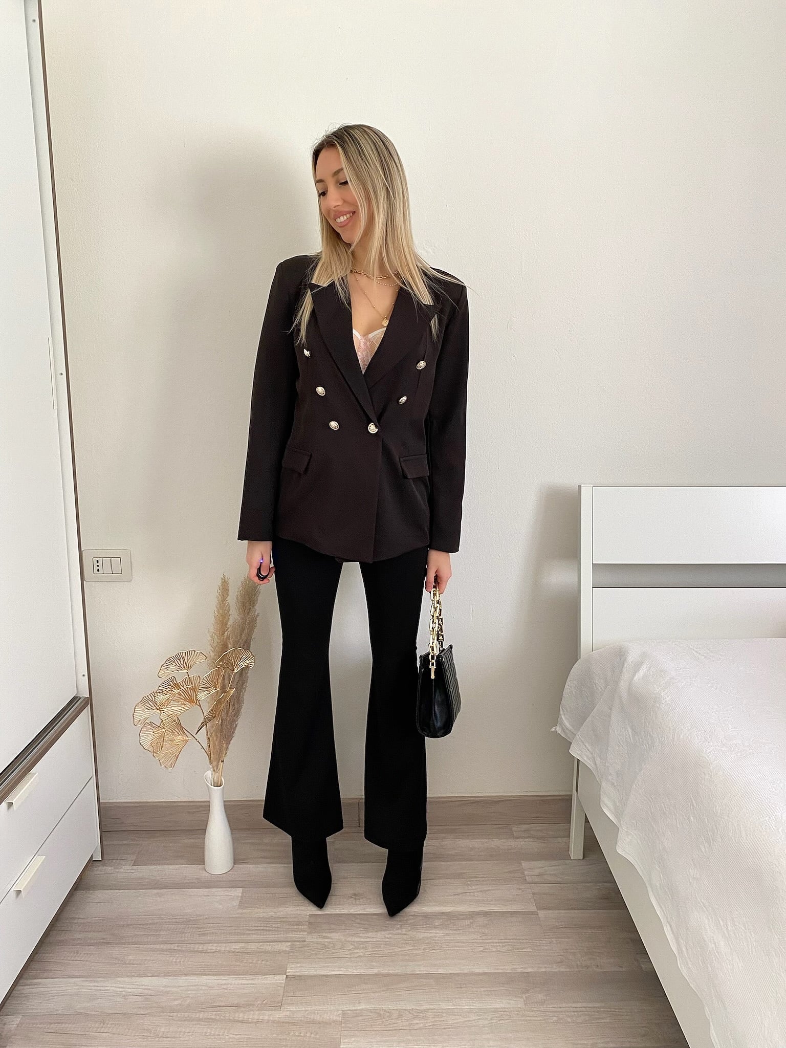 Giacca nera con bottoni oro - R.a. Boutique 