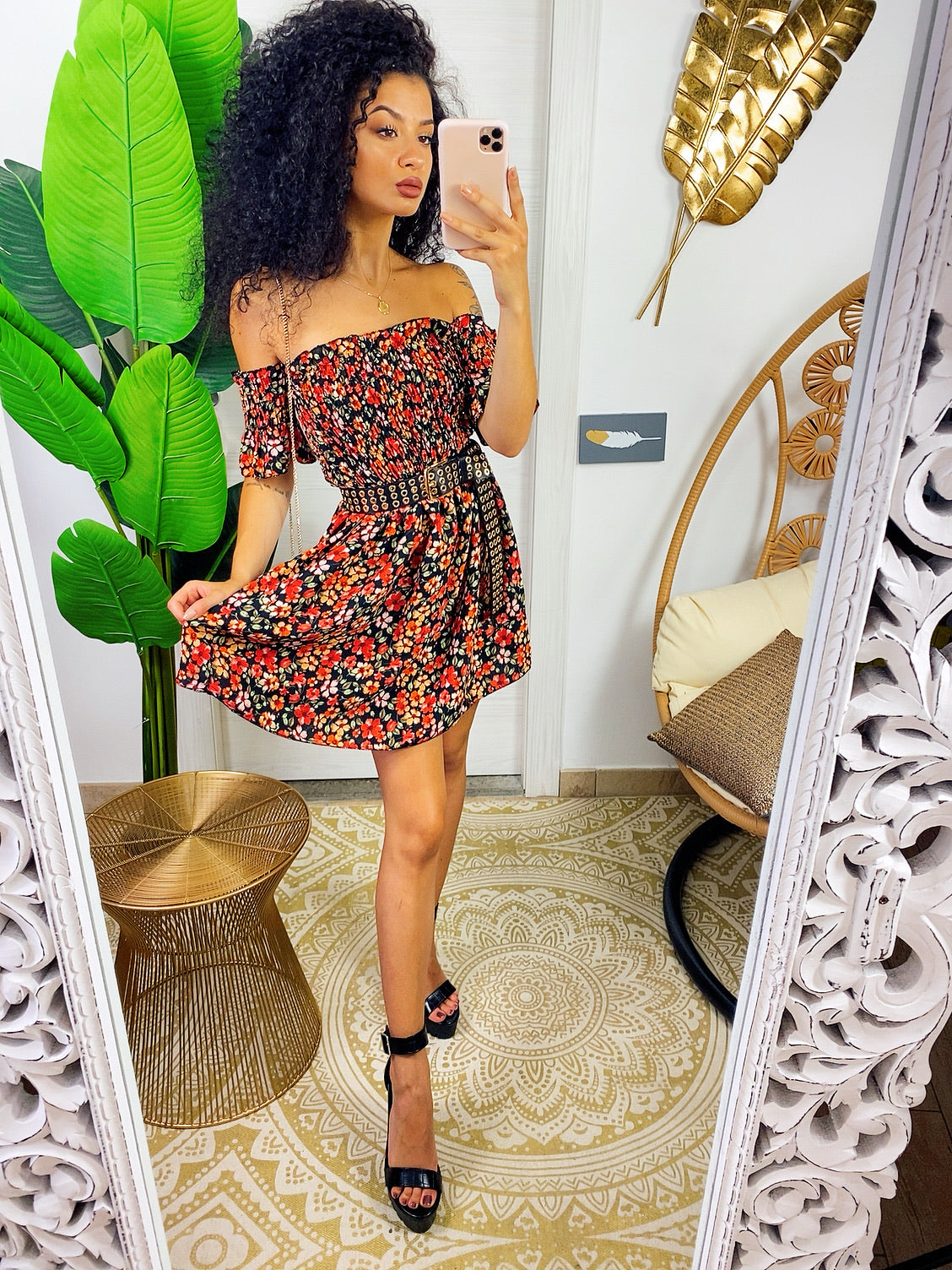 Suknia druhna lub ślubna, długa z satyny z regulowanymi ramiączkami,