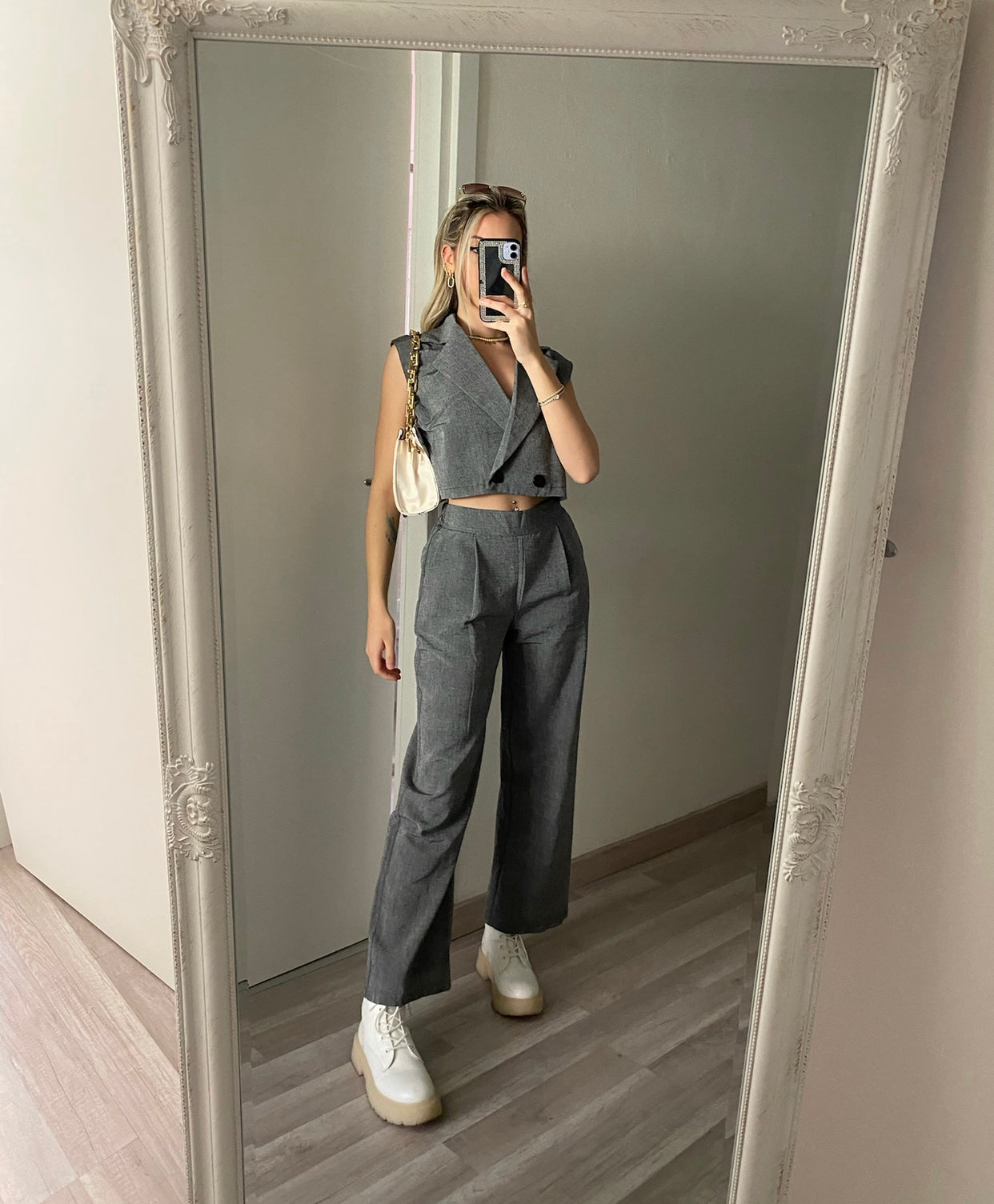 Completo top crop e pantalone grigio - R.a. Boutique 