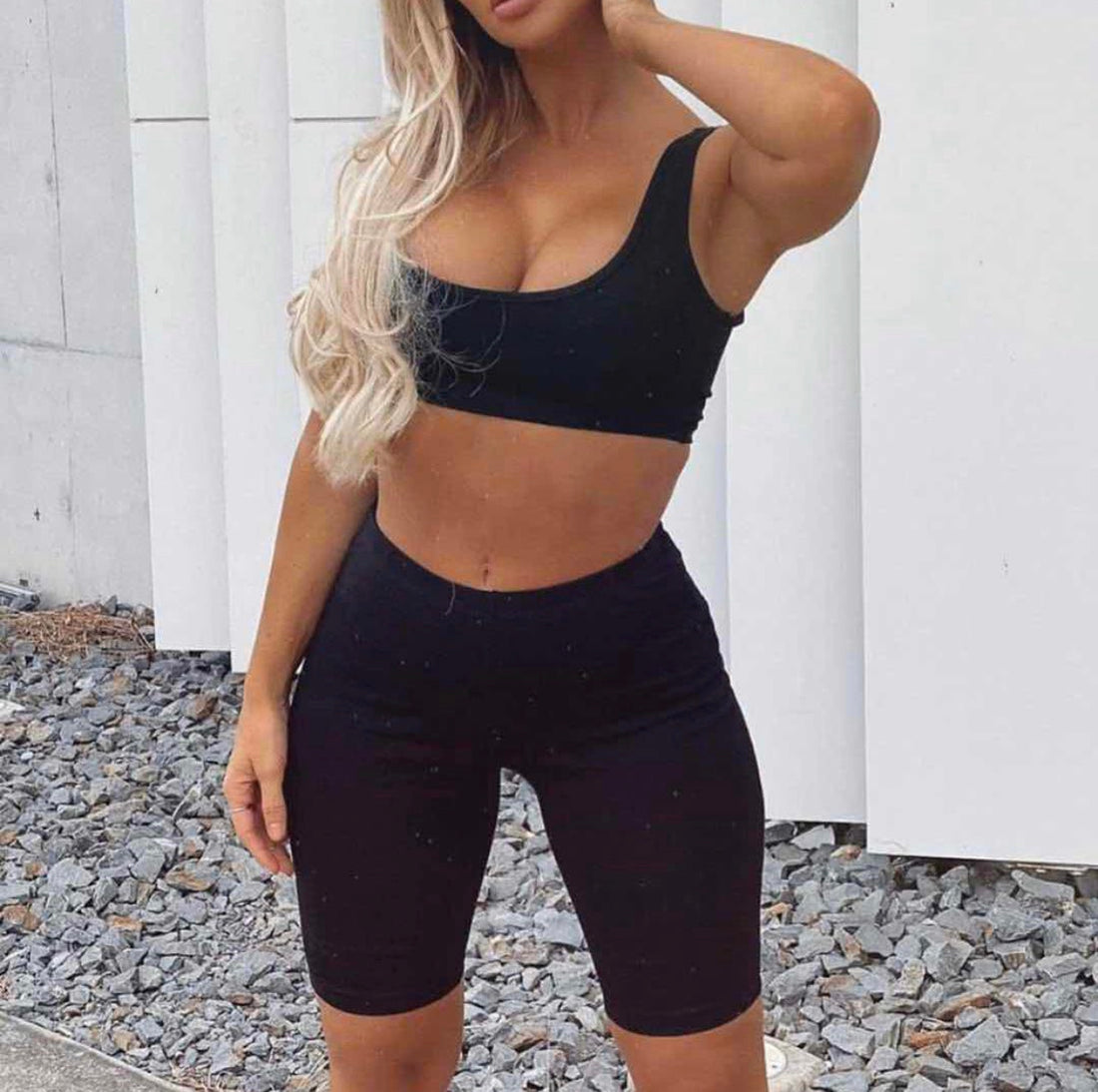 Completo sportivo top e pantaloncino aderenti - R.a. Boutique 