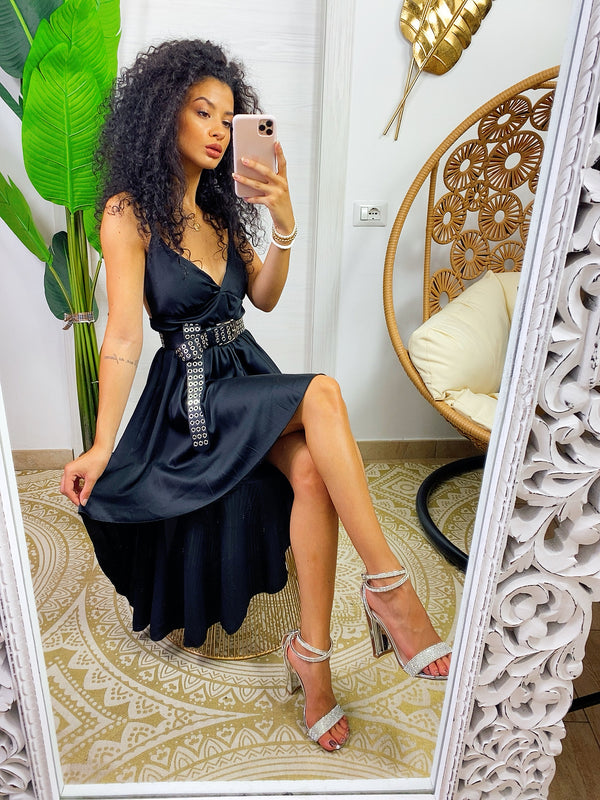 Abito in raso con gonna asimmetrica nero