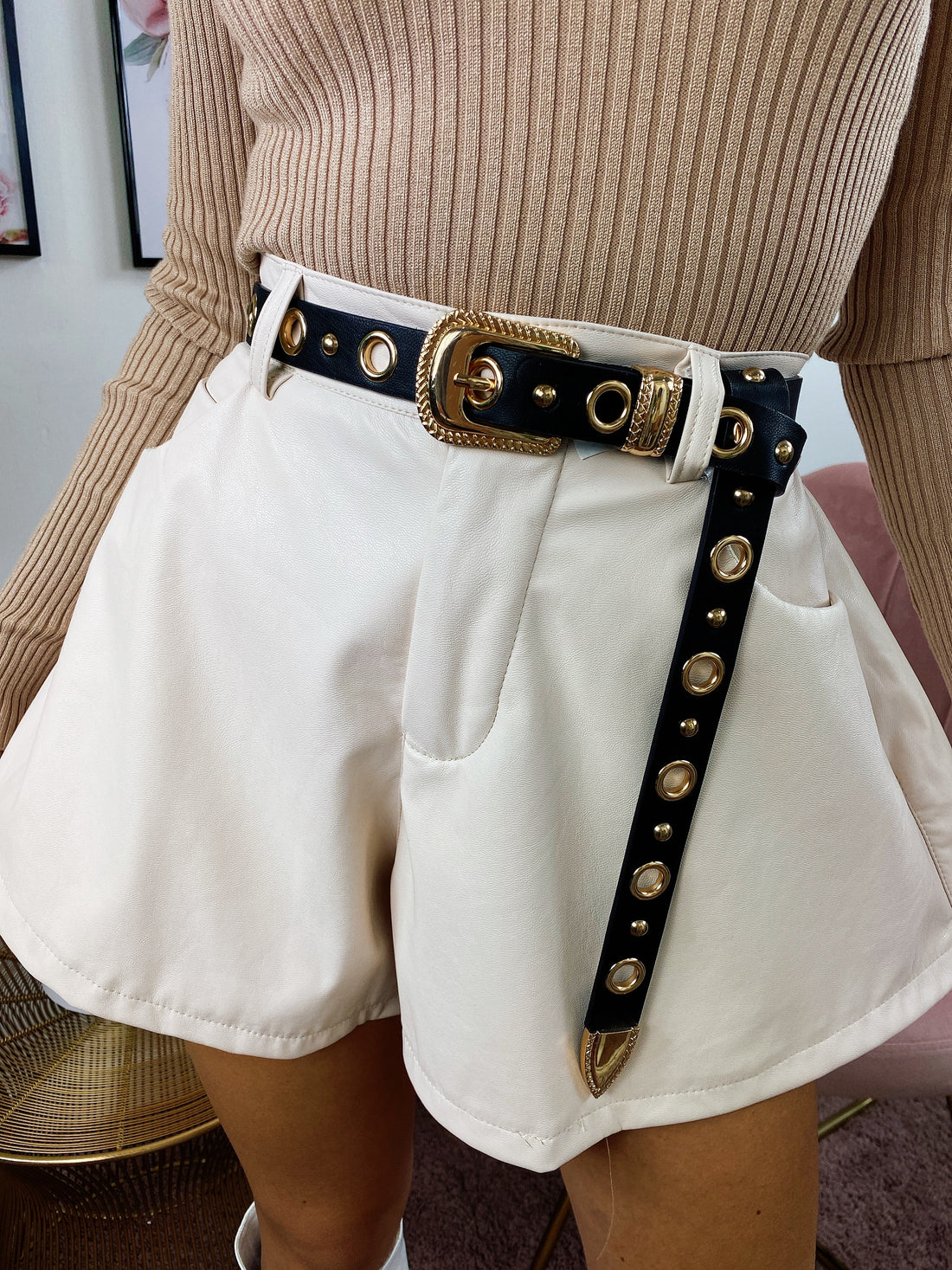 Short in eco pelle con tasche Beige - R.a. Boutique 
