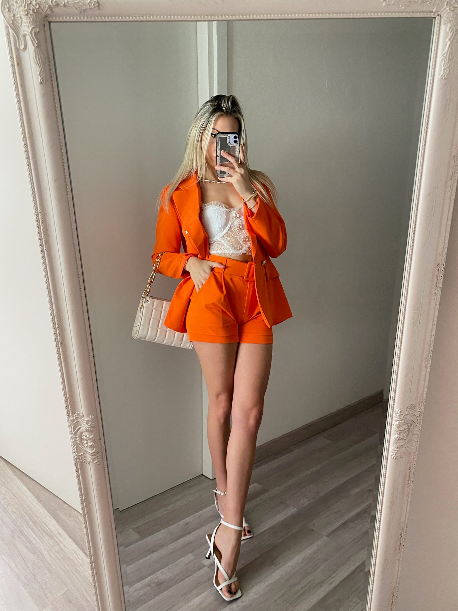 Completo giacca e short arancio - R.a. Boutique 