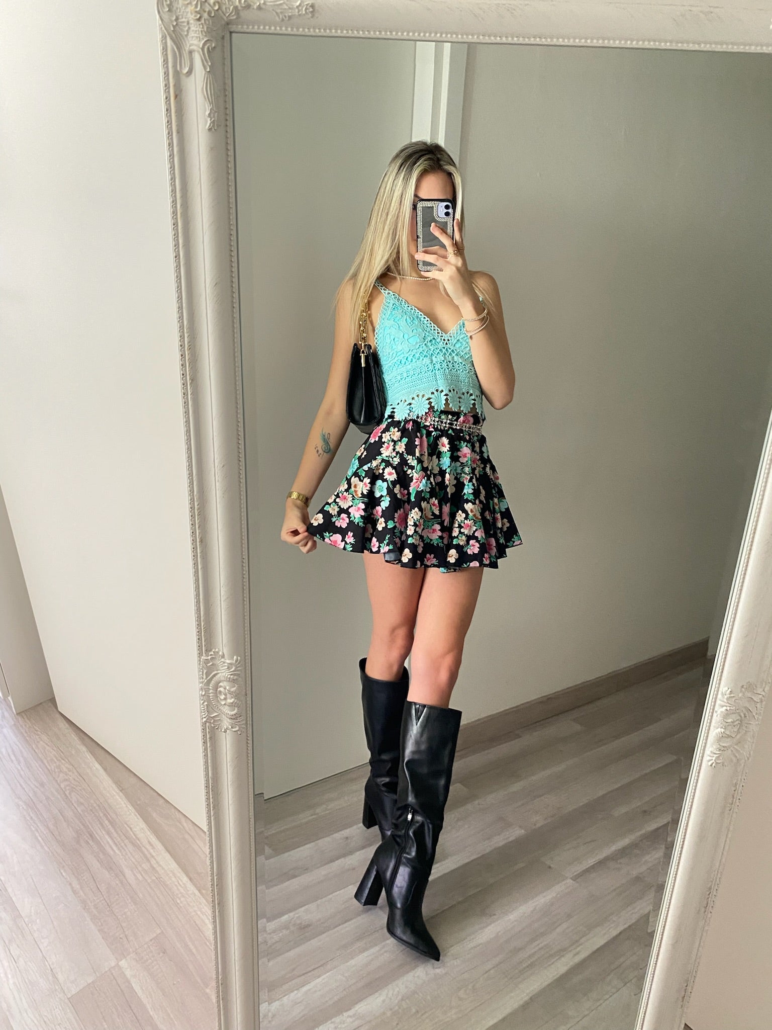 Top in pizzo Verdeacqua con pizzo - R.a. Boutique 