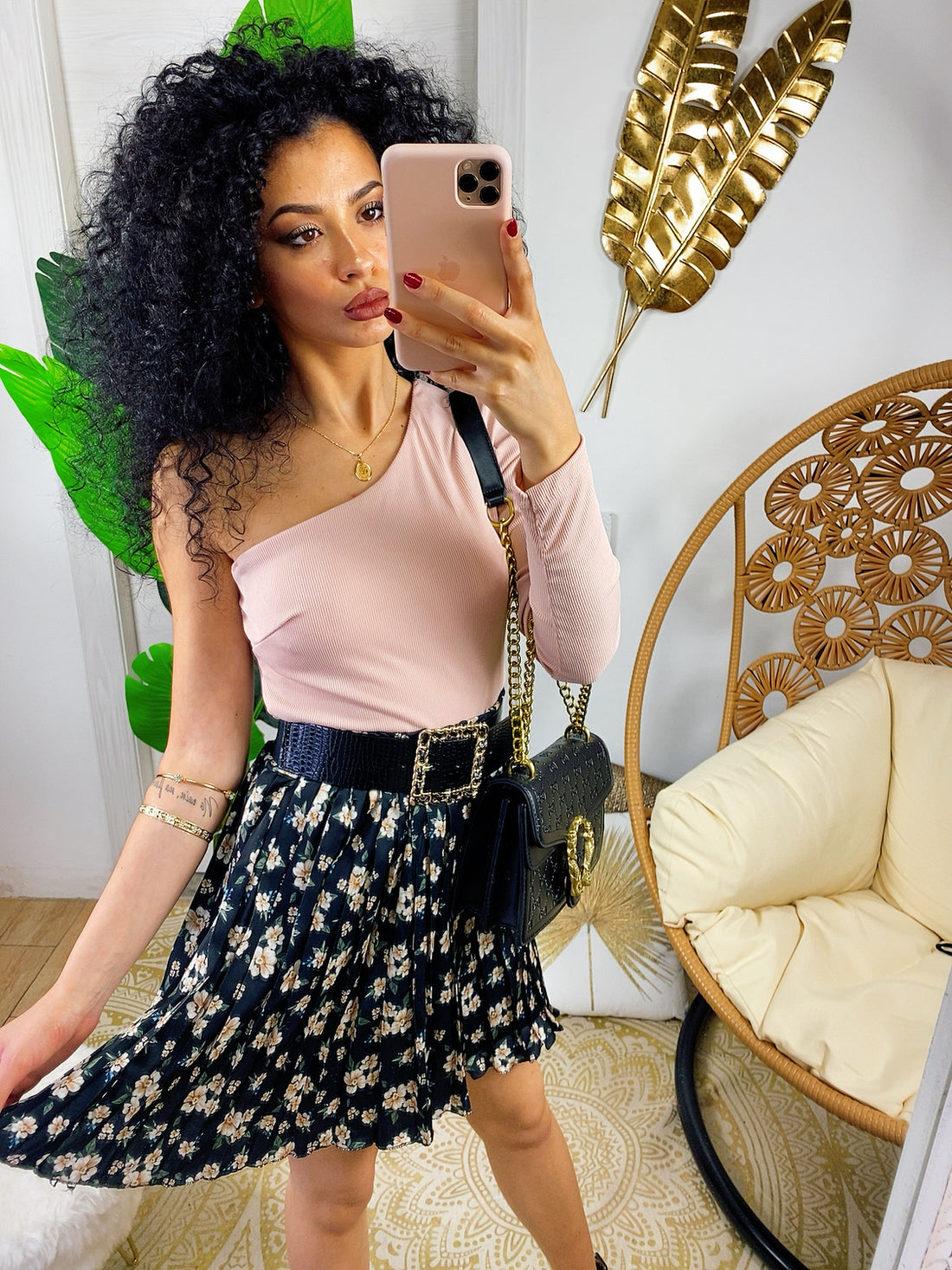 Gonna a pieghine nera con fiorellini - R.a. Boutique 