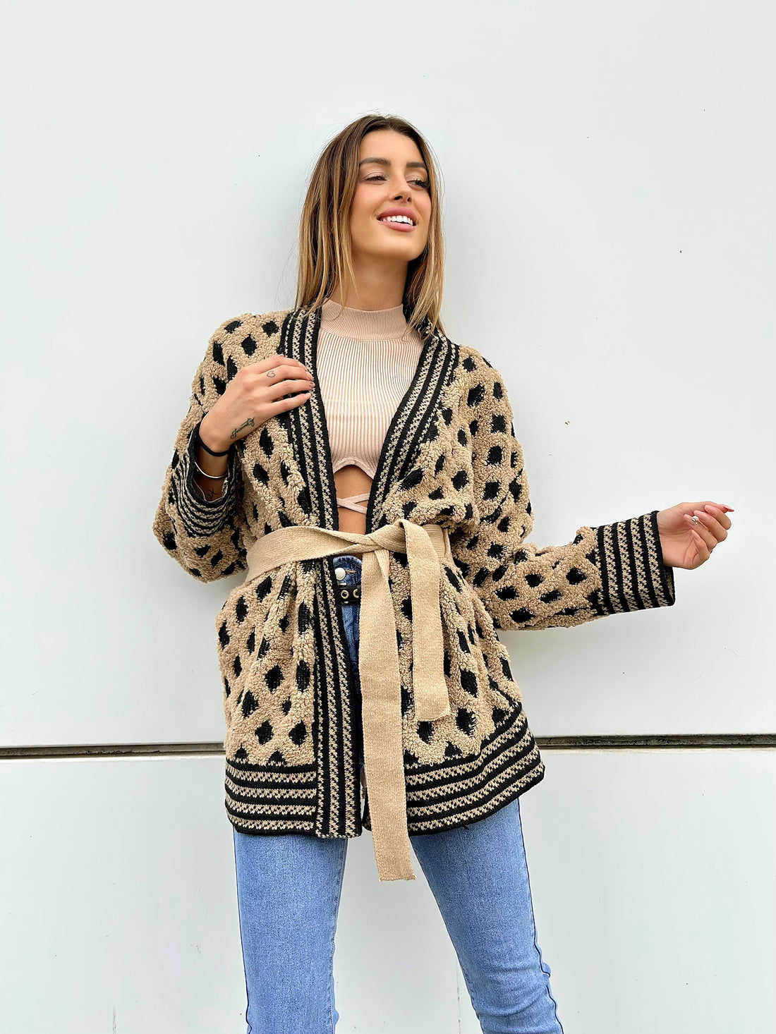 Cardigan con frange a rombi nude - R.a. Boutique 