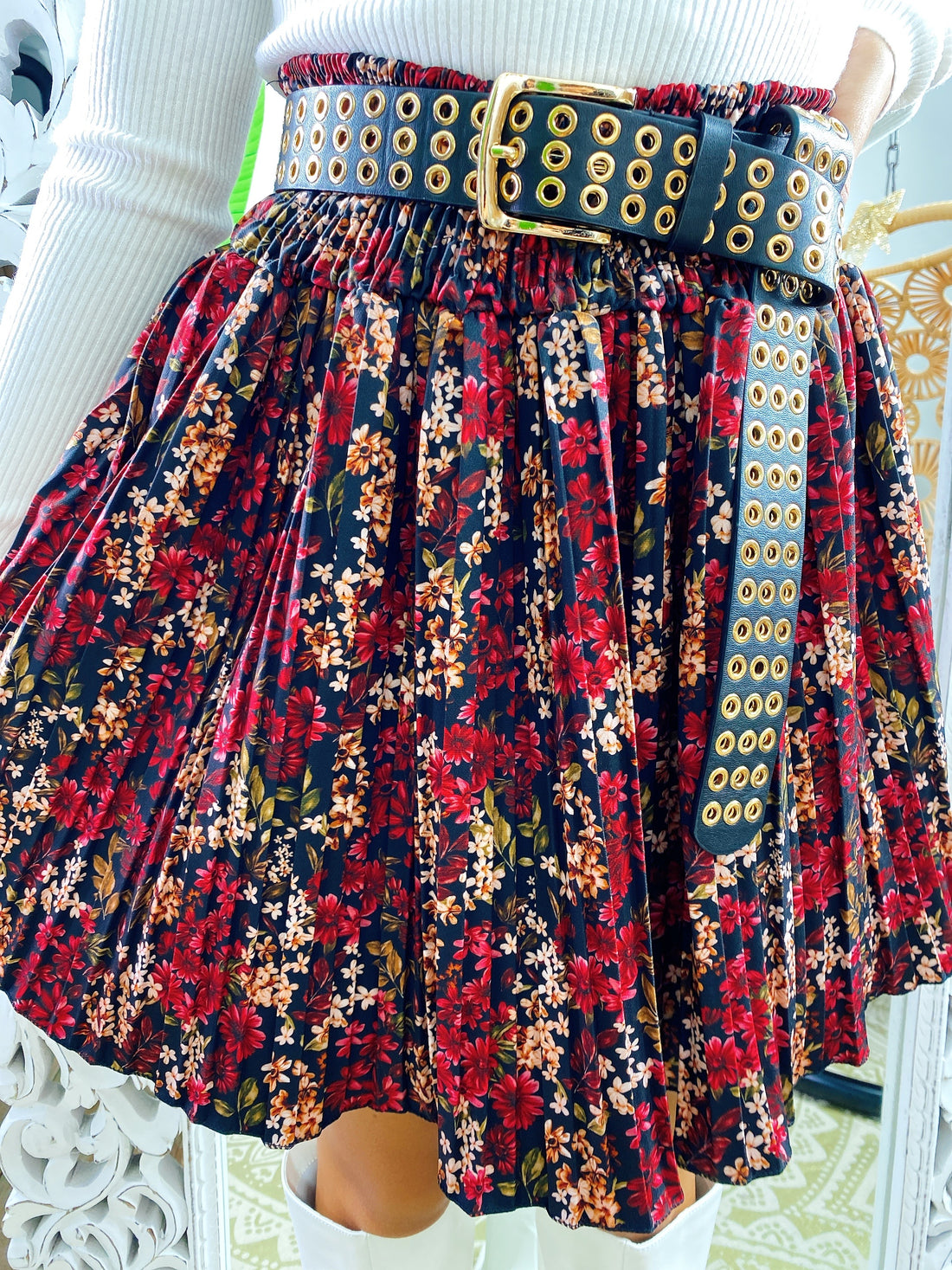 Gonna a pieghine con fiorellini rossa - R.a. Boutique 