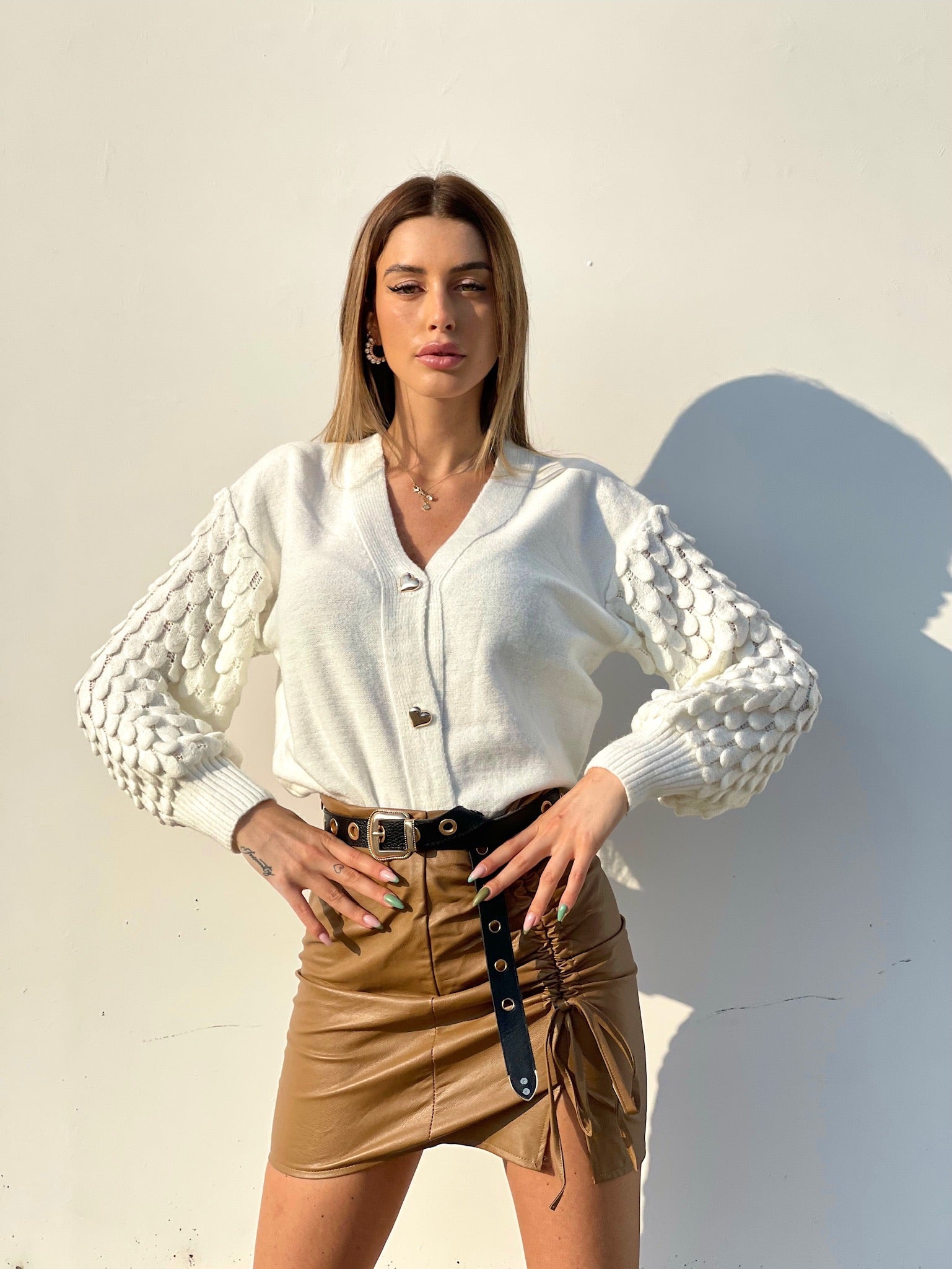 Maglione con onde e bottoni gioiello Bianco - R.a. Boutique 