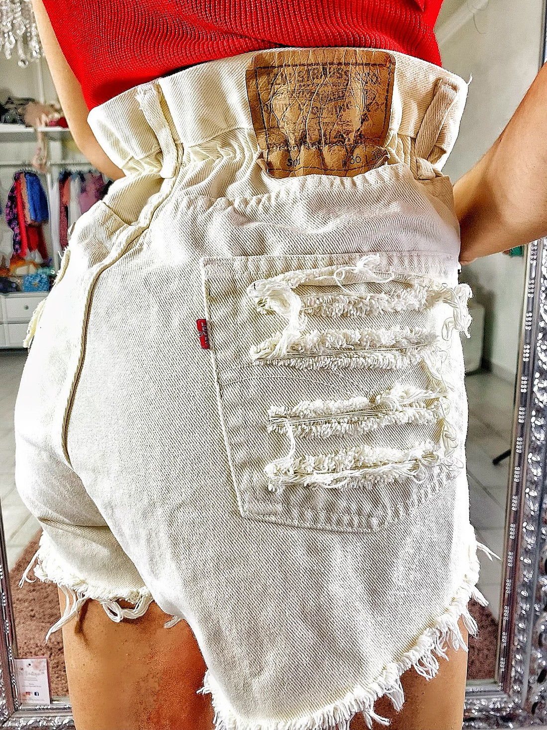 Levi’s Short Vintage bianco con borchie e strappi - R.a. Boutique 