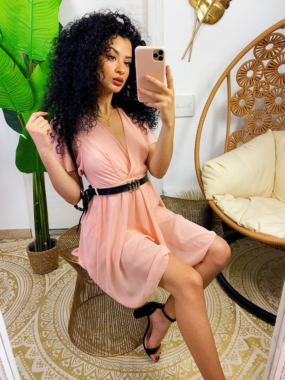 Tutina in tessuto leggero con scollo a V rosa - R.a. Boutique 