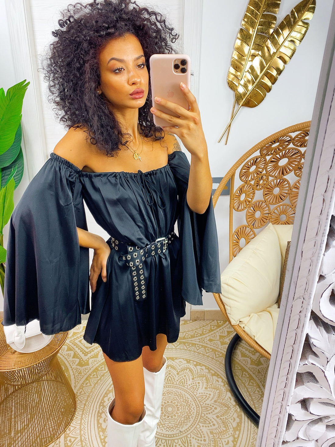 Tutina in raso con scollo a barchetta manica lunga nera - R.a. Boutique 