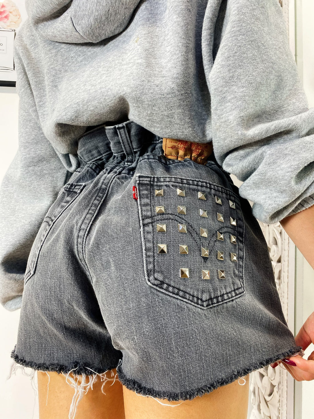 Levi’s Vintage grigio chiaro con borchie - R.a. Boutique 