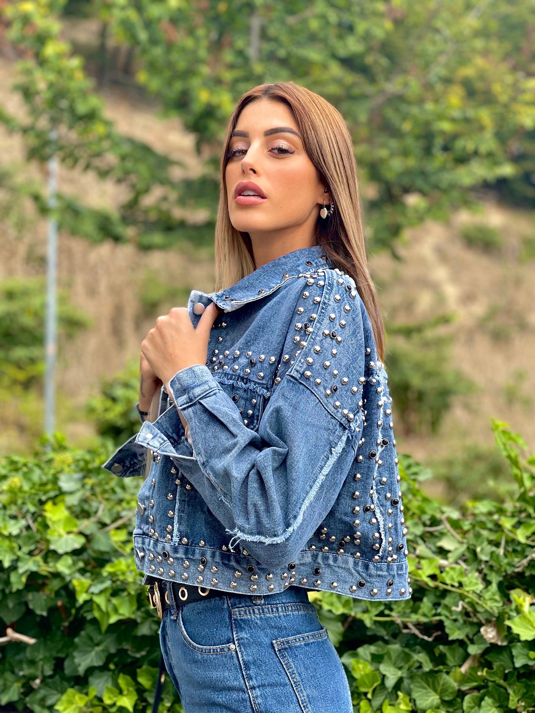 Giaccone di jeans con borchie - R.a. Boutique 