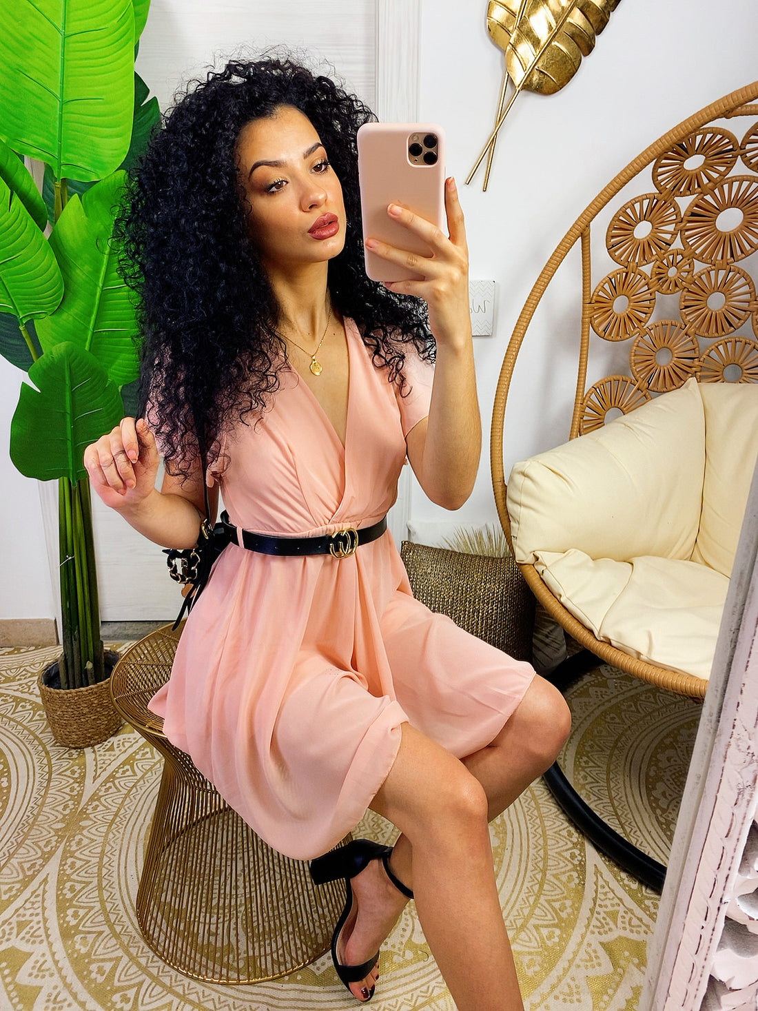 Tutina in tessuto leggero con scollo a V rosa - R.a. Boutique 