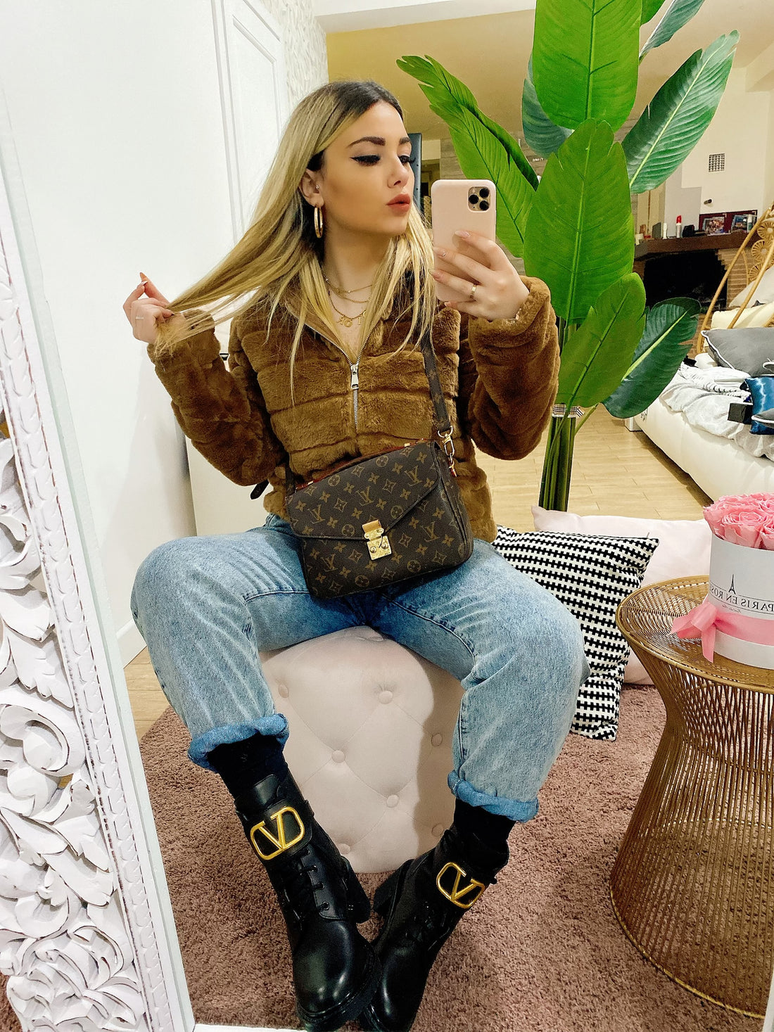 Pelliccia corta con cappuccio eco soft - R.a. Boutique 