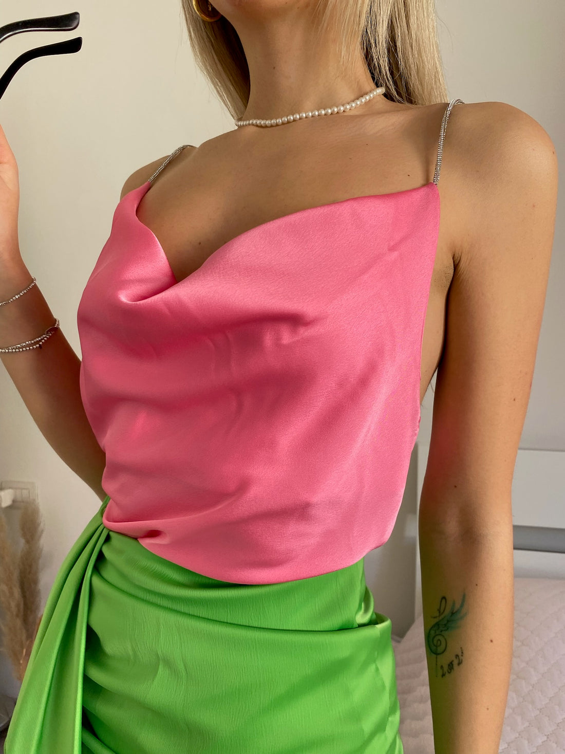 Canotta in raso rosa barbie spalline in strass - R.a. Boutique 