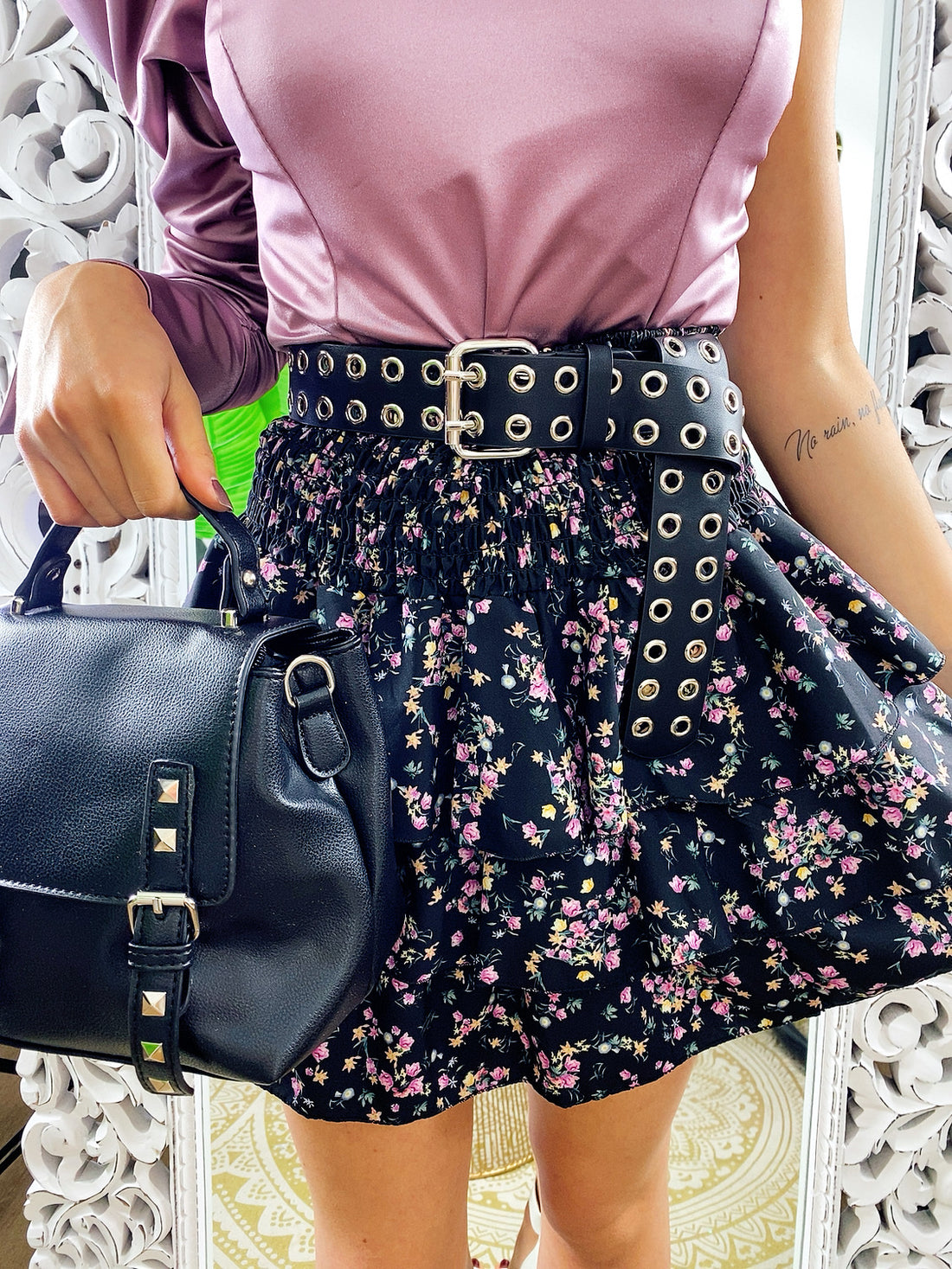 Gonna a balze fiori base nera - R.a. Boutique 