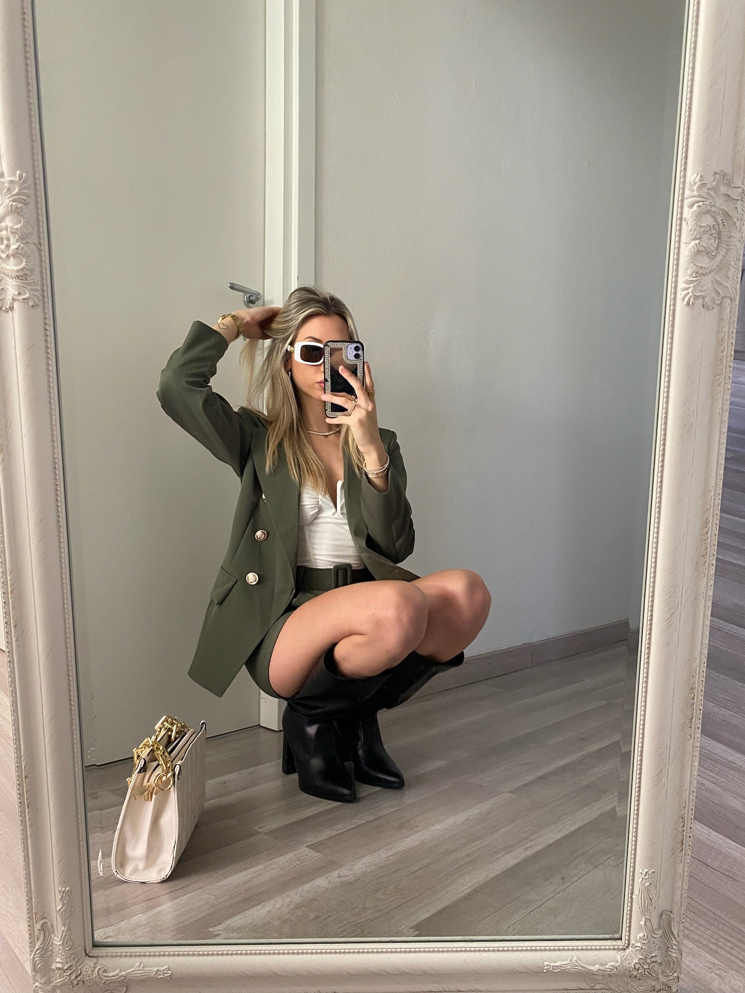 Completo giacca con bottoni e short verde militare - R.a. Boutique 