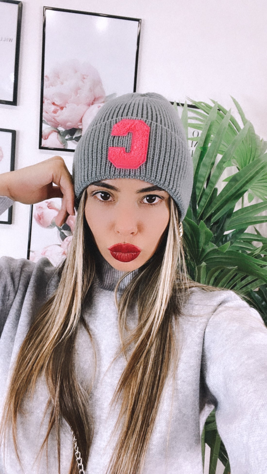 Cappello grigio con C - R.a. Boutique 