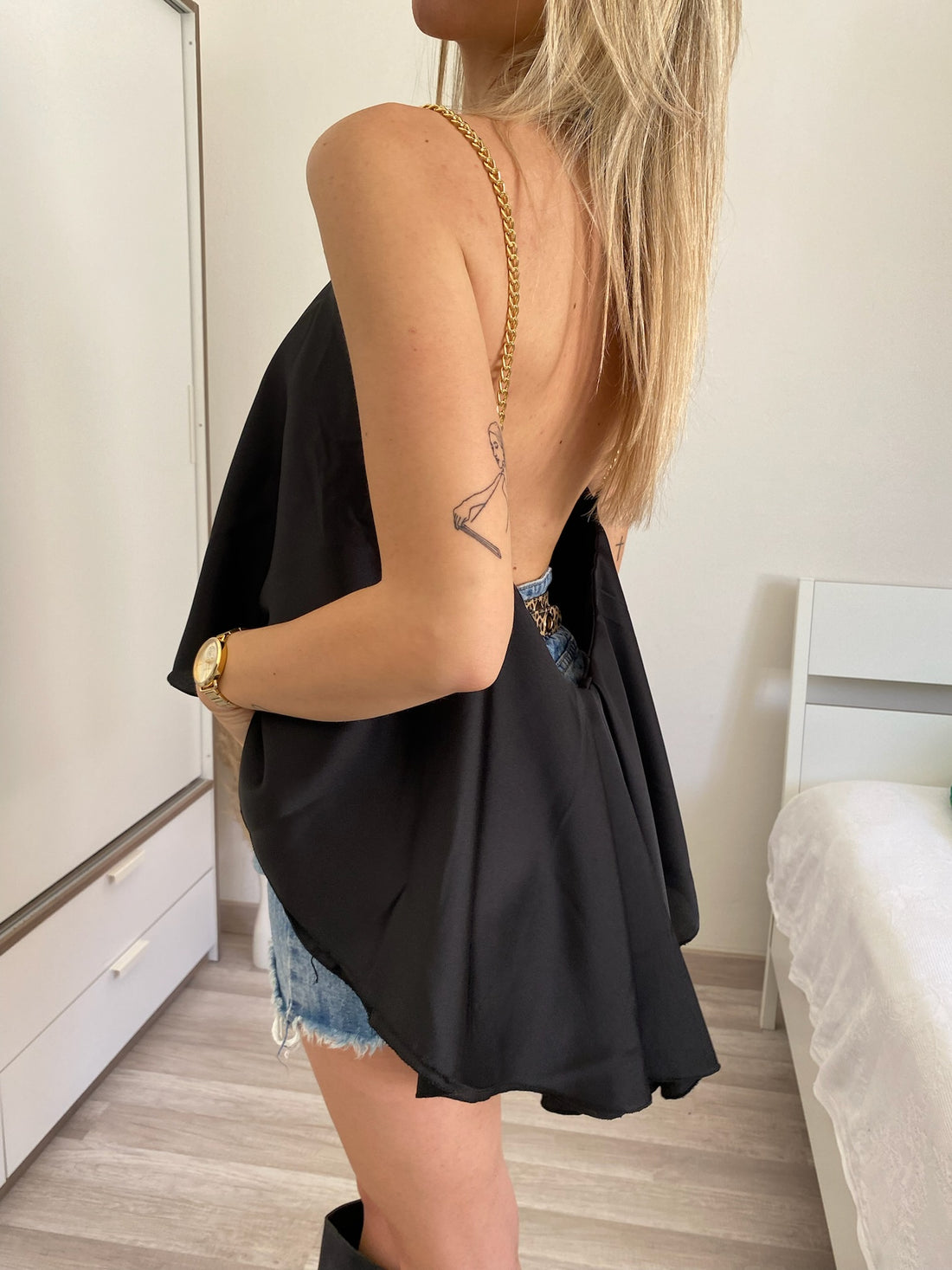 Canotta in raso nera spalline in catena - R.a. Boutique 