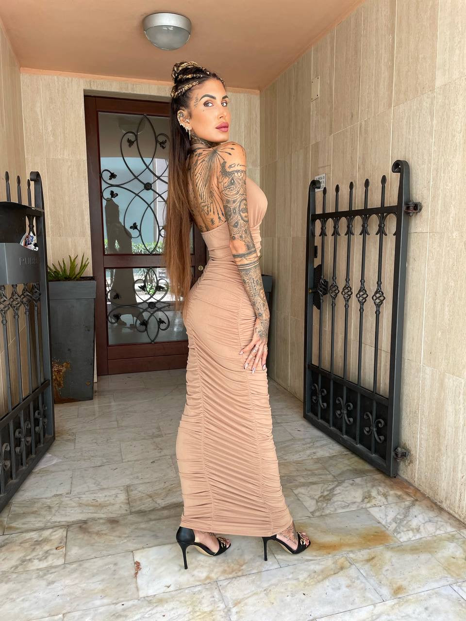 Completo top e gonna nude - R.a. Boutique 