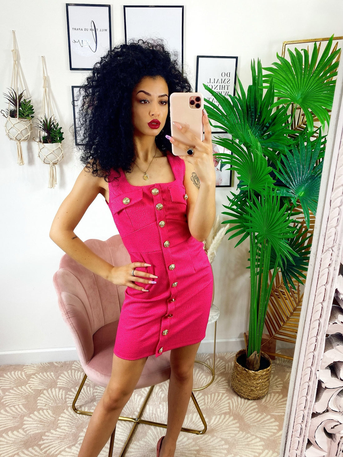 Tubino aderente con taschino e bottoni Gold fuxia - R.a. Boutique 