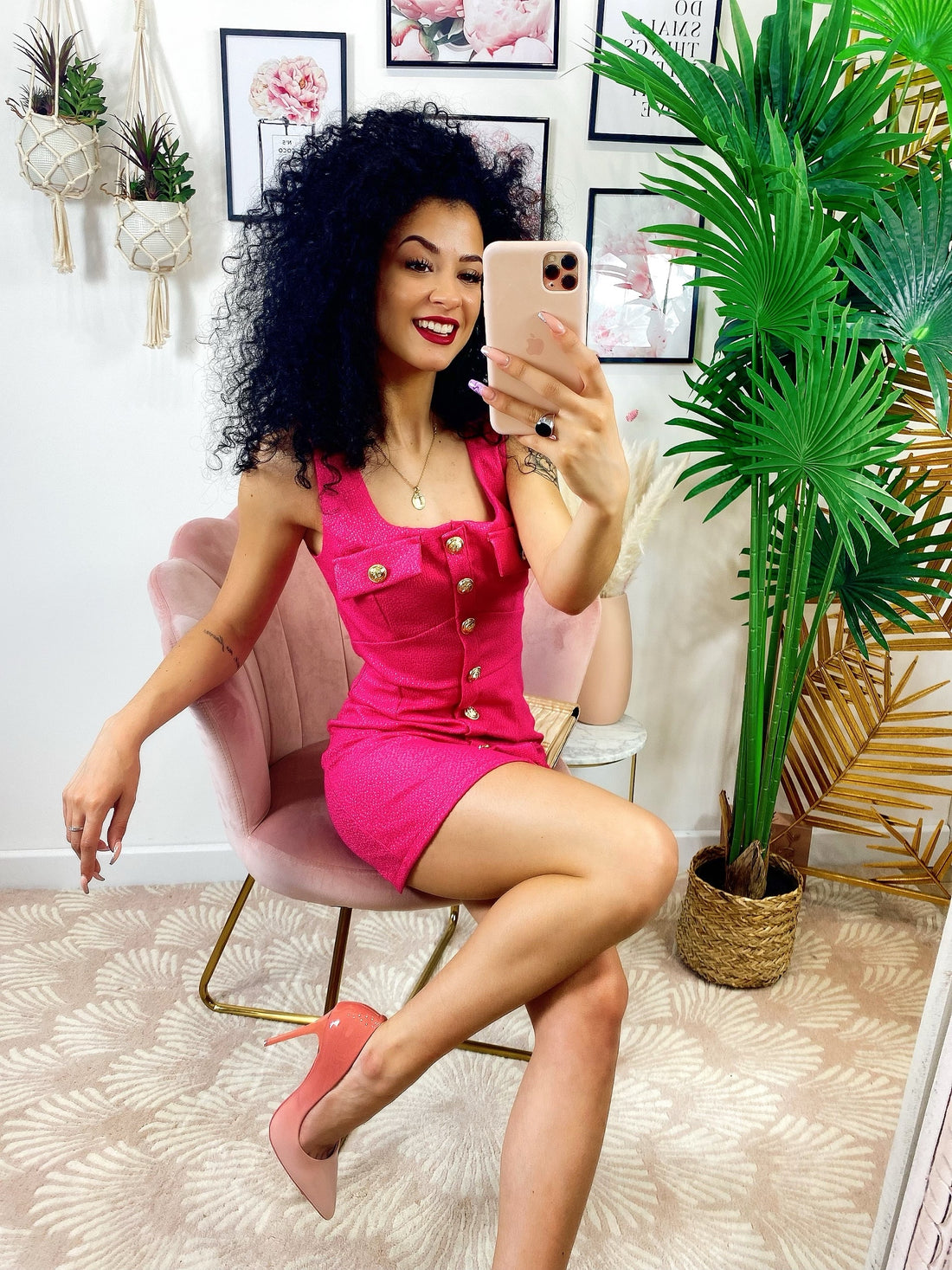 Tubino aderente con taschino e bottoni Gold fuxia - R.a. Boutique 