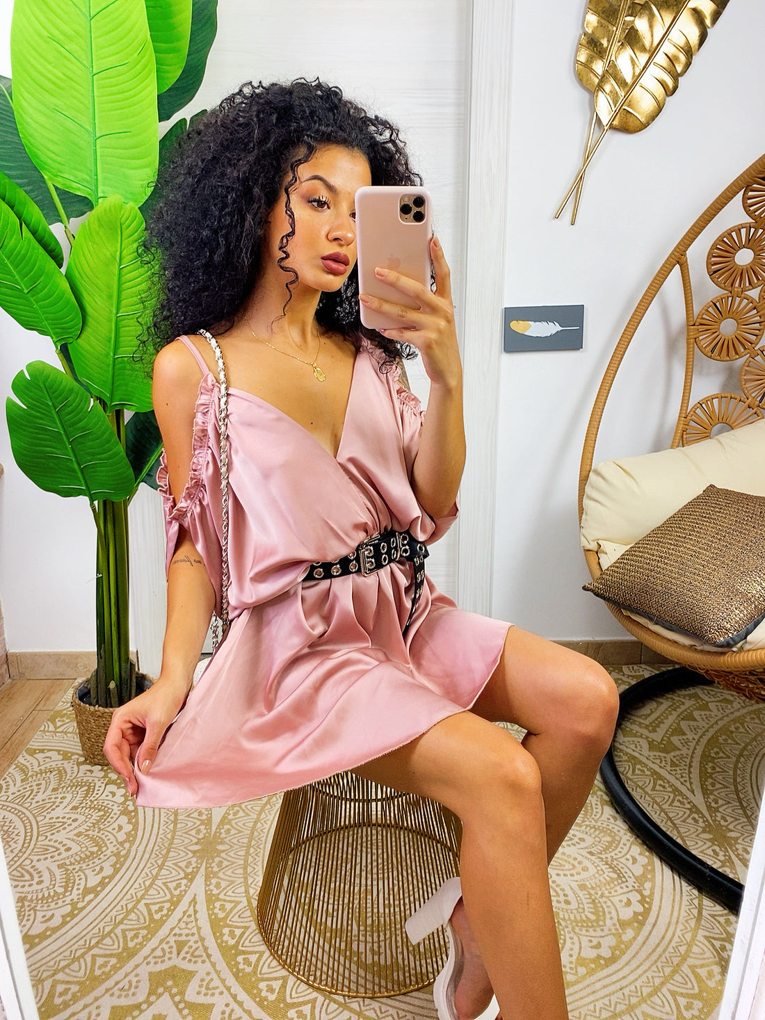 Abito in raso rosa con rouches - R.a. Boutique 