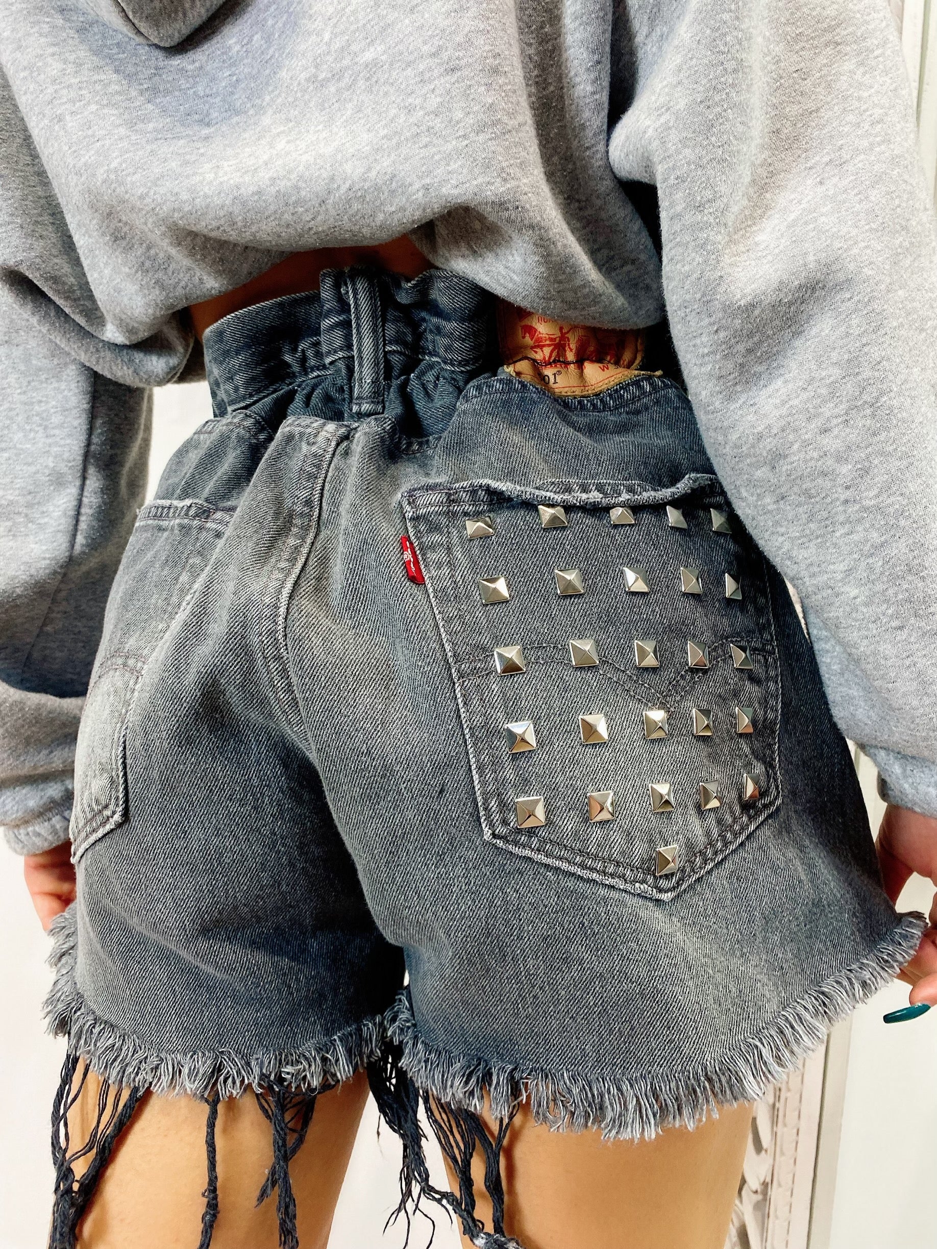 Short Levi’s Vintage con Borchie bagno grigio - R.a. Boutique 