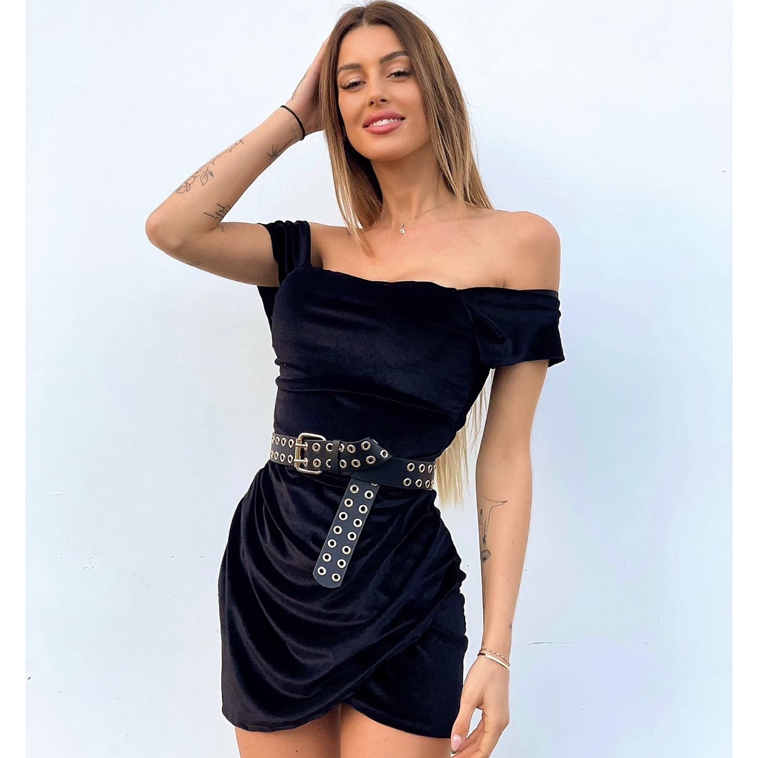 Abito in velluto nero scollo a barchetta - R.a. Boutique 