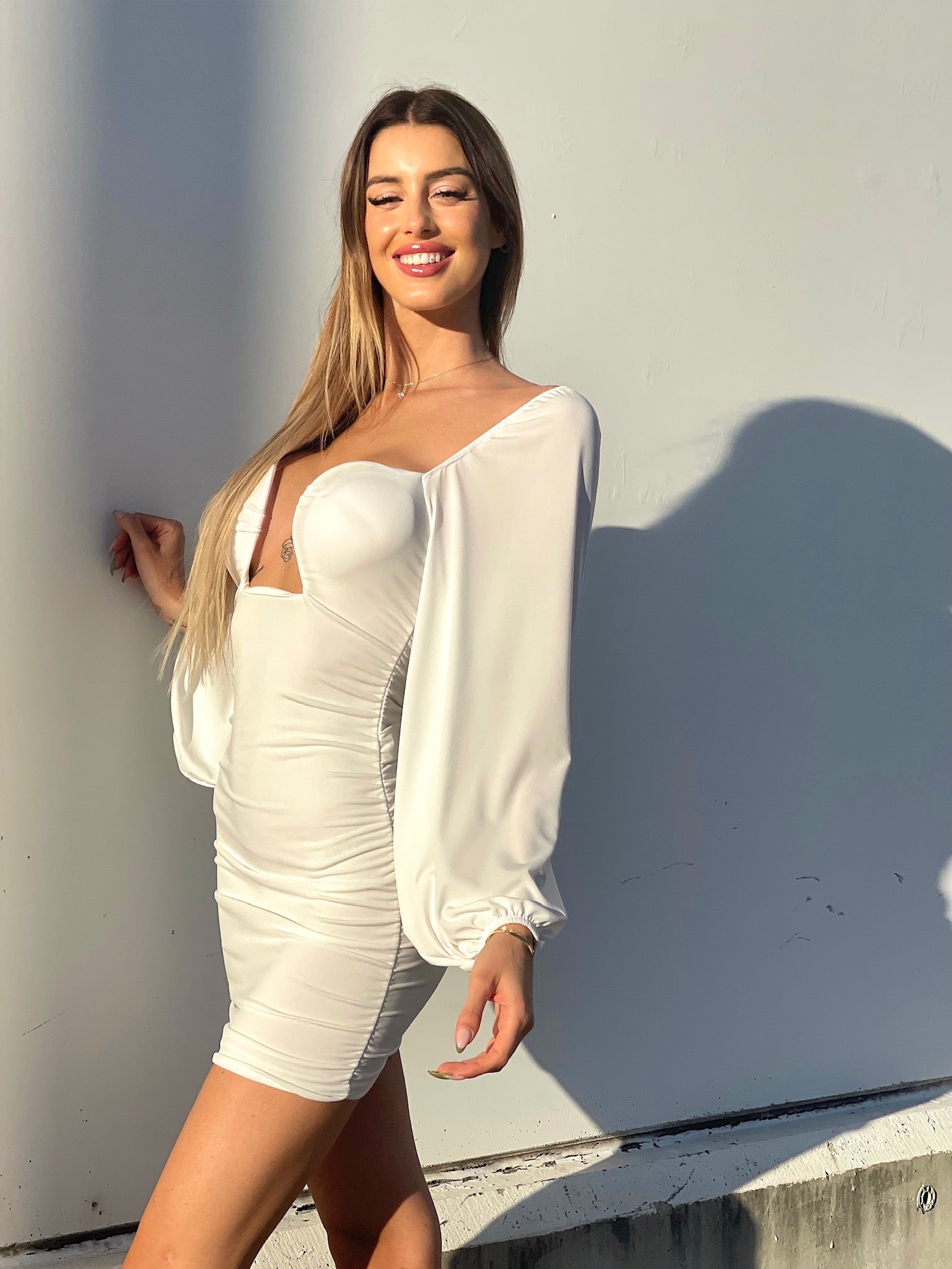 Abito sensual manica lunga bianco - R.a. Boutique 