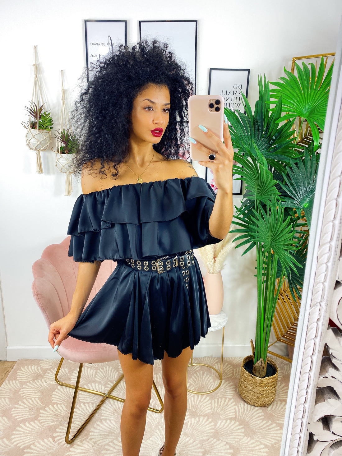 Tutina in raso nera con scollo a barchetta - R.a. Boutique 