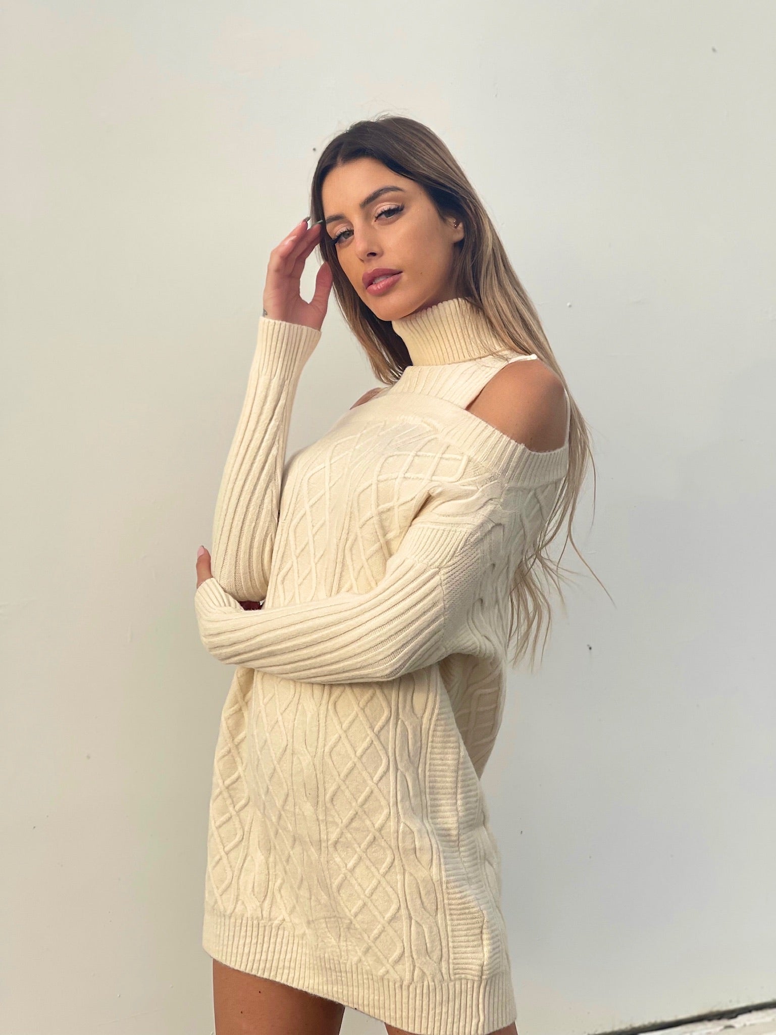 Maxi maglia a collo alto beige - R.a. Boutique 