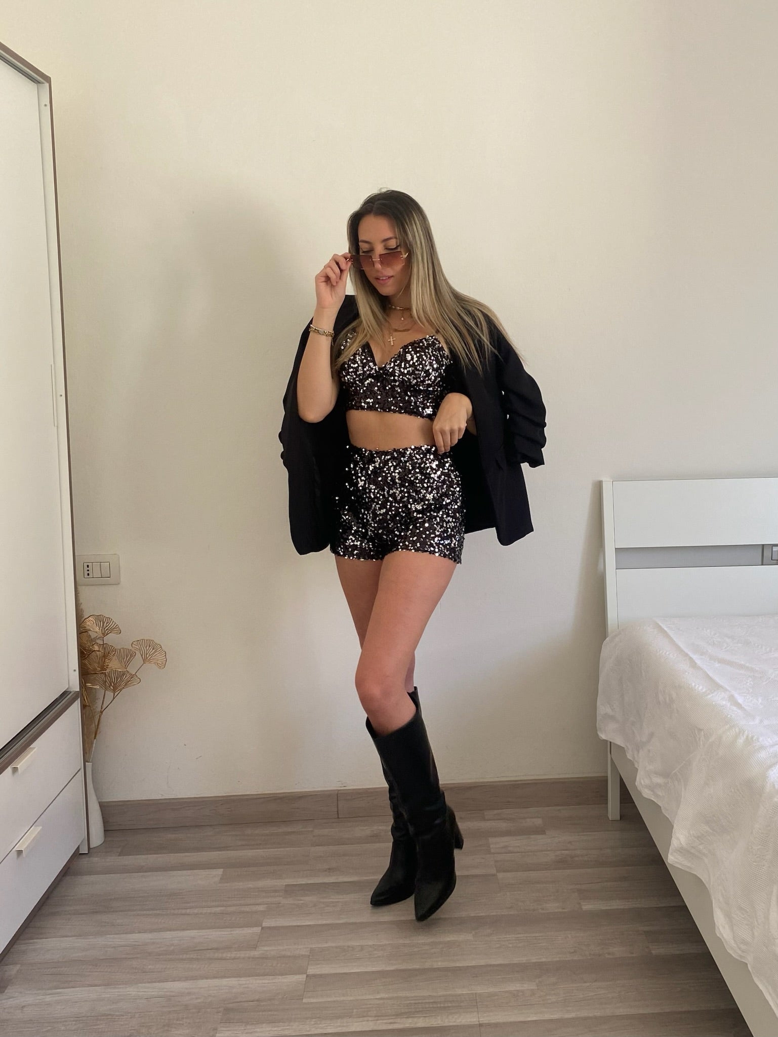 Completo top e short paillettes nero argento - R.a. Boutique 
