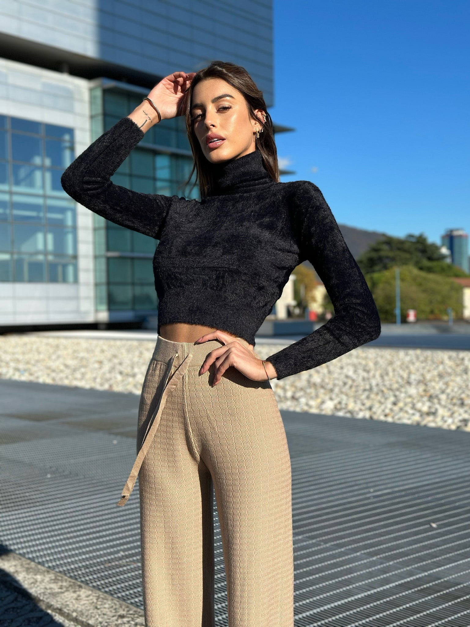 Maglioncino morbidissimo nero - R.a. Boutique 